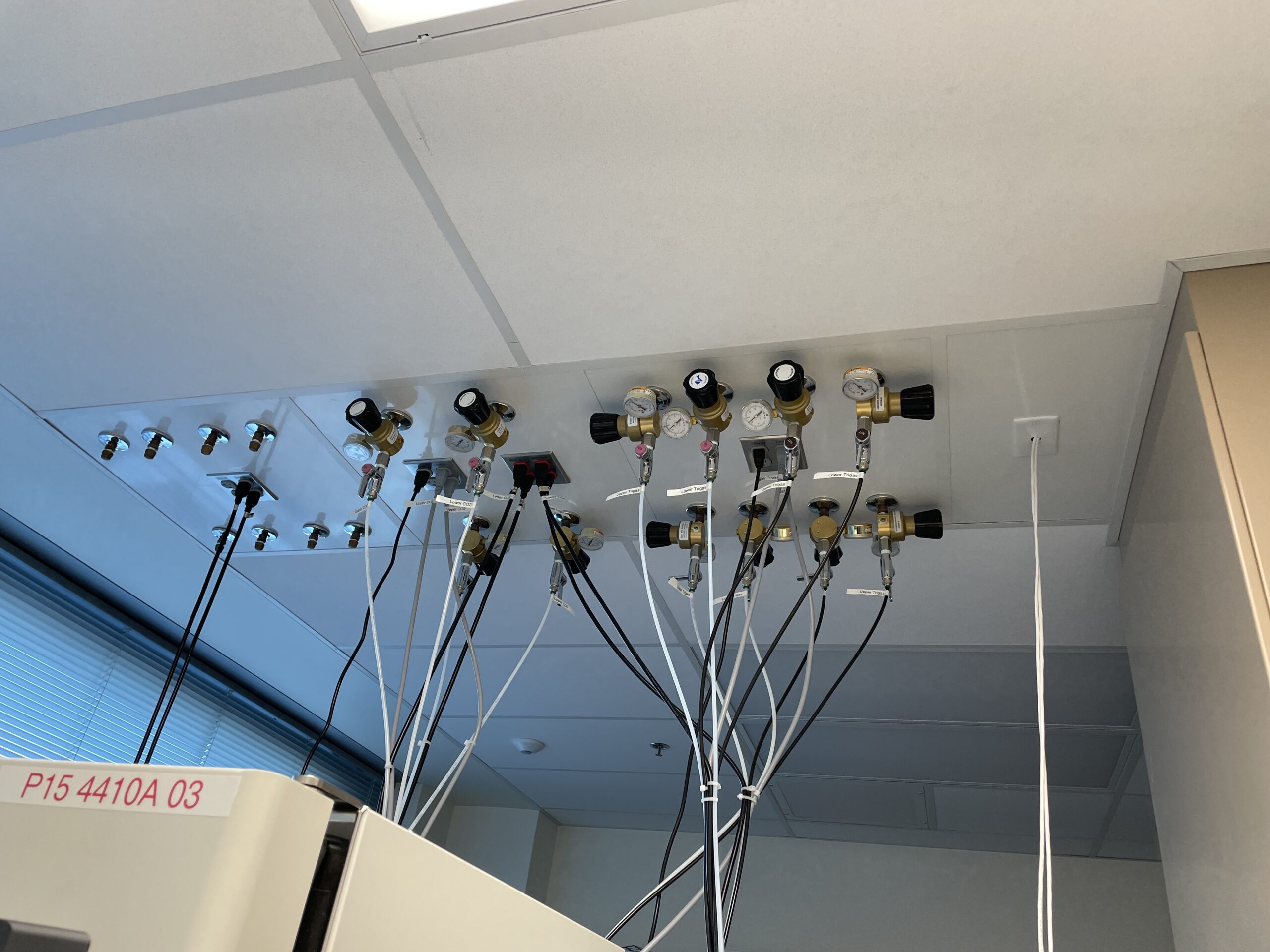 House-supplied CO2 and N2